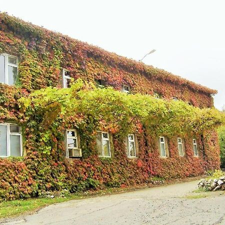 Hotel Lilo Near Airport Tbilisi ภายนอก รูปภาพ