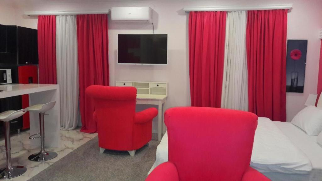 Hotel Lilo Near Airport Tbilisi ภายนอก รูปภาพ
