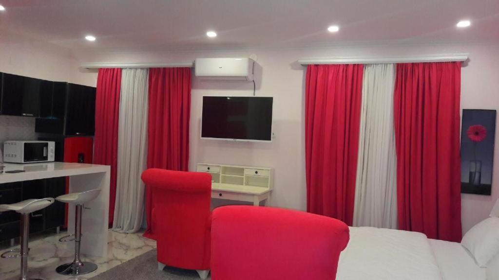 Hotel Lilo Near Airport Tbilisi ภายนอก รูปภาพ