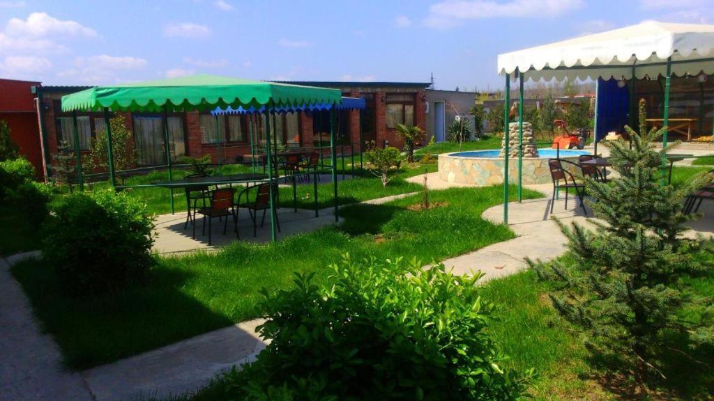 Hotel Lilo Near Airport Tbilisi ภายนอก รูปภาพ