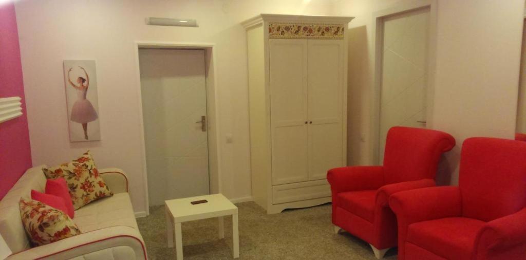 Hotel Lilo Near Airport Tbilisi ภายนอก รูปภาพ